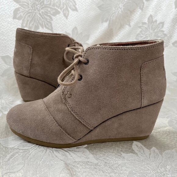 TOMS Suede Leather Wedge Booties Lace Up Boots Shoes 6.5 - Picture 1 of 16